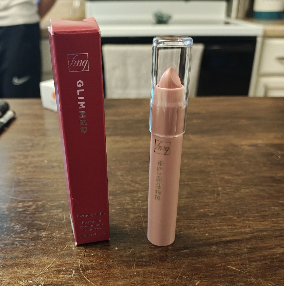 fmg Glimmer Birthday Balm Lip Crayon – "Lovin' Life" – New in Box